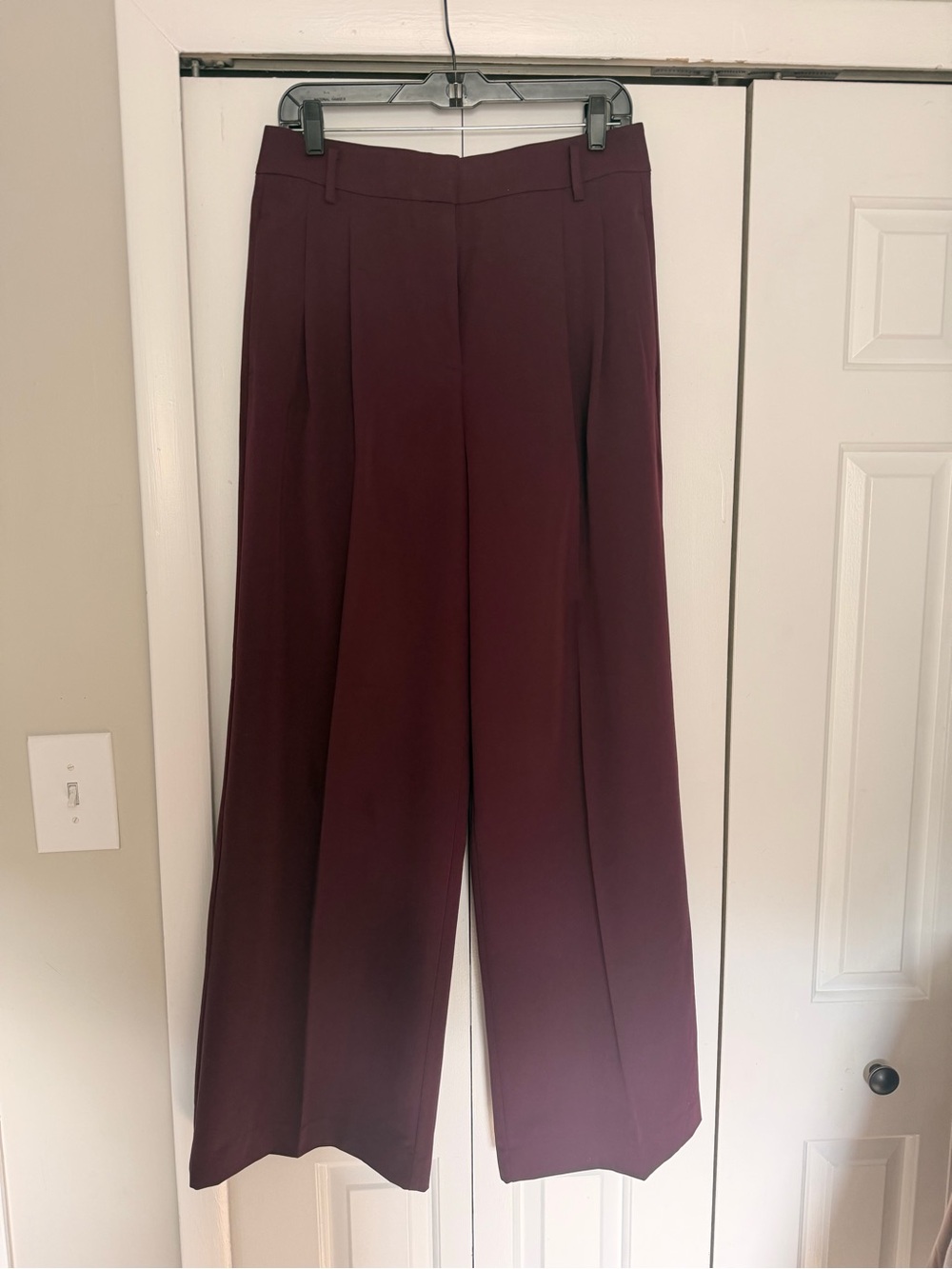 Ann Taylor Wide-Leg Trousers in Burgundy